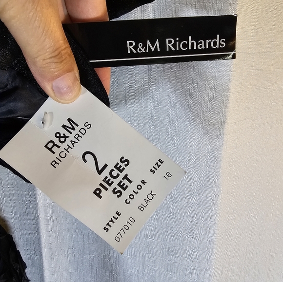 2/$20 R&M Richard's 2PC Dress Set - Picture 7 of 9